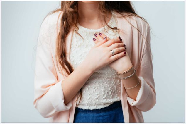 CÁC DẤU HIỆU NHẬN BIẾT KHỐI U VÚ LÀNH TÍNH