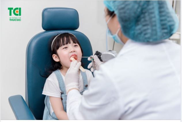 TRẺ BỊ VIÊM HỌNG, MẸ ĐÃ BIẾT NGUYÊN NHÂN ĐẾN TỪ ĐÂU?