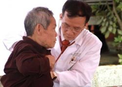 GS.TS Ngô Quý Châu: Tế bào gốc – hướng điều trị đầy triển vọng cho bệnh nhân bệnh phổi tắc nghẽn mạn tính - Bệnh viện Bạch Mai