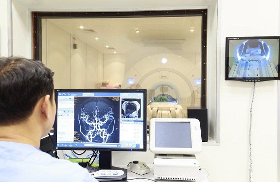 Chụp cộng hưởng từ (MRI) có ảnh hưởng gì tới cơ thể?