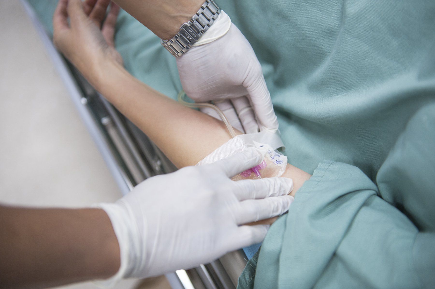 Thuốc cản quang là gì và vai trò của thuốc cản quang trong chẩn đoán hình ảnh