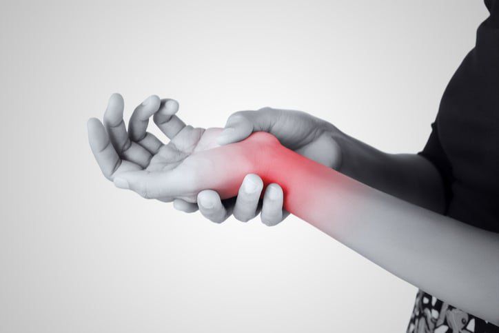 Viêm gân vùng mỏm trâm quay cổ tay là gì?