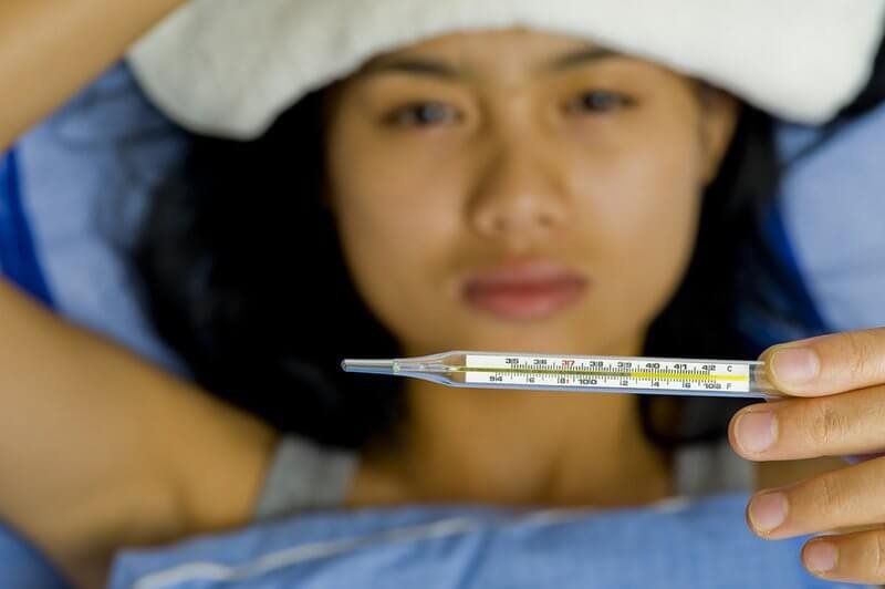 Đang cho con bú có tiêm được vắc-xin HPV ngừa ung thư cổ tử cung không?
