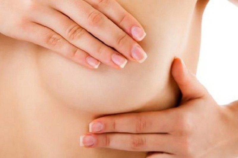 Núm vú bị tụt vào trong phải làm thế nào?