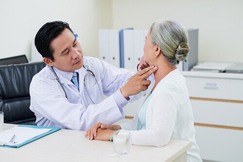 Có những biện pháp phòng ngừa nào để tránh bị đau cổ không quay được?
