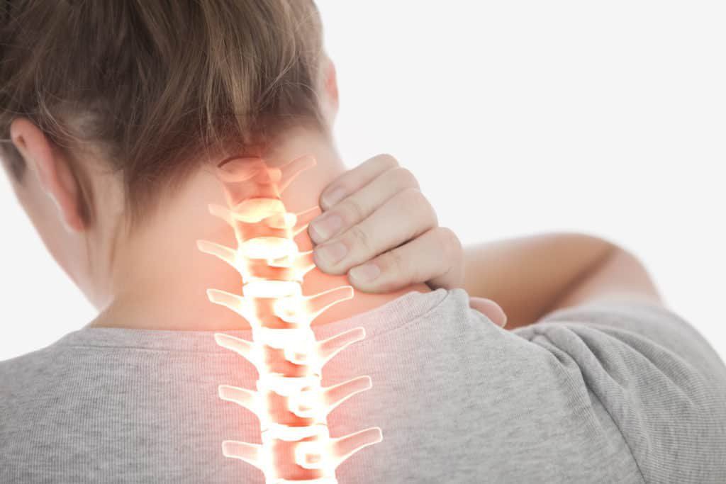 Dấu hiệu và biến chứng của thoát vị đĩa đệm đốt sống cổ