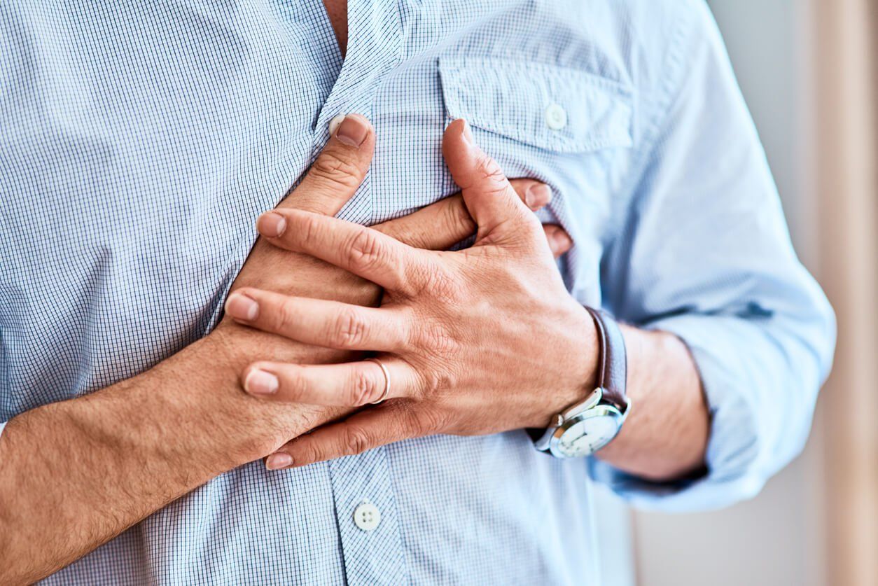 Viêm mủ màng phổi: Triệu chứng và biến chứng