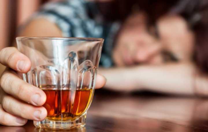 Chụp số hóa xóa nền và điều trị phình động mạch não bằng thay đổi dòng chảy