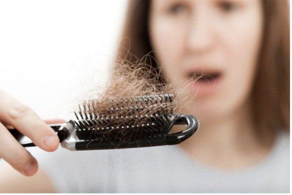 Rụng tóc do rối loạn nội tiết tố tiền mãn kinh