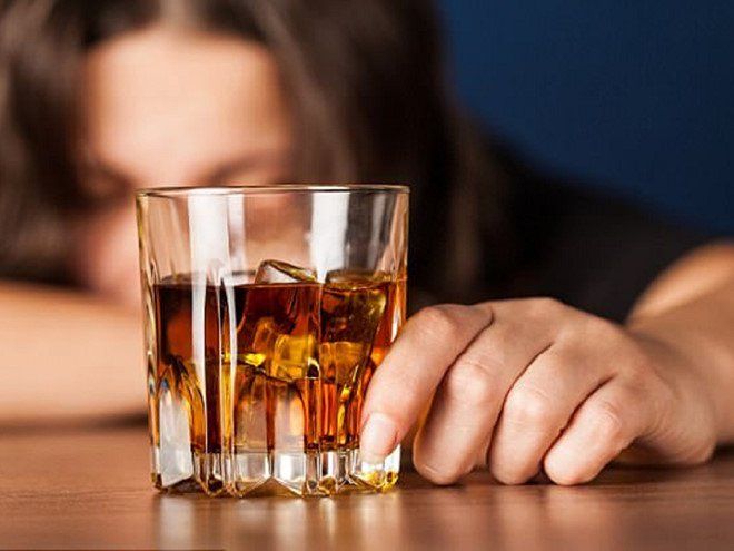 Các dấu hiệu của bệnh gan liên quan đến rượu