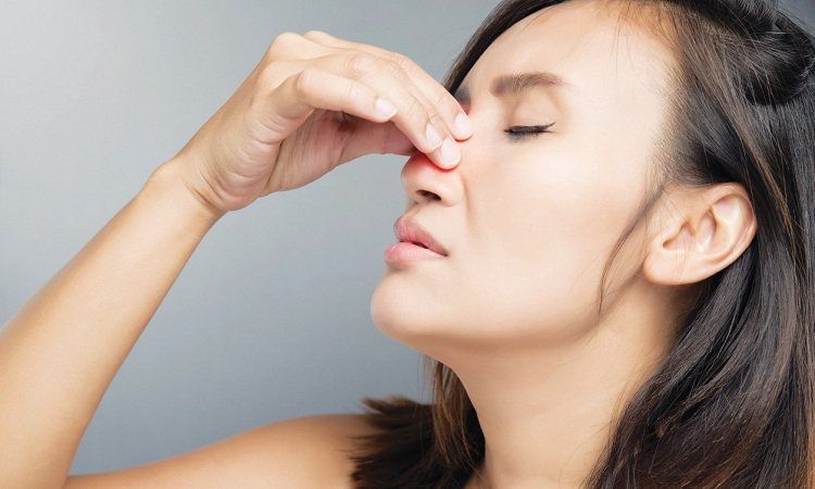 Viêm mũi dị ứng dễ lẫn với viêm xoang