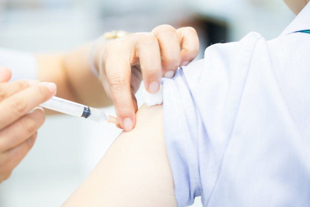 Tiêm vắc-xin bạch hầu - uốn ván - ho gà khi mang thai giúp bảo vệ em bé của bạn