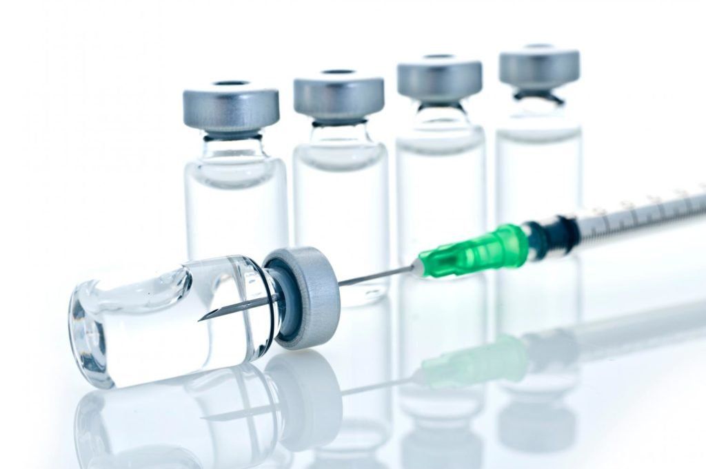 Lịch tiêm vắc - xin cho người lớn từ 19 đến trên 65 tuổi