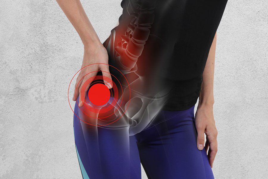 Lưu ý trong điều trị và chăm sóc người cao tuổi bị gãy cổ xương đùi