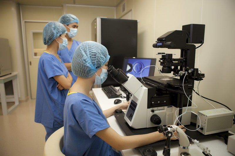 Ưu và nhược điểm của kỹ thuật tiêm tinh trùng vào bào tương của noãn (ICSI)
