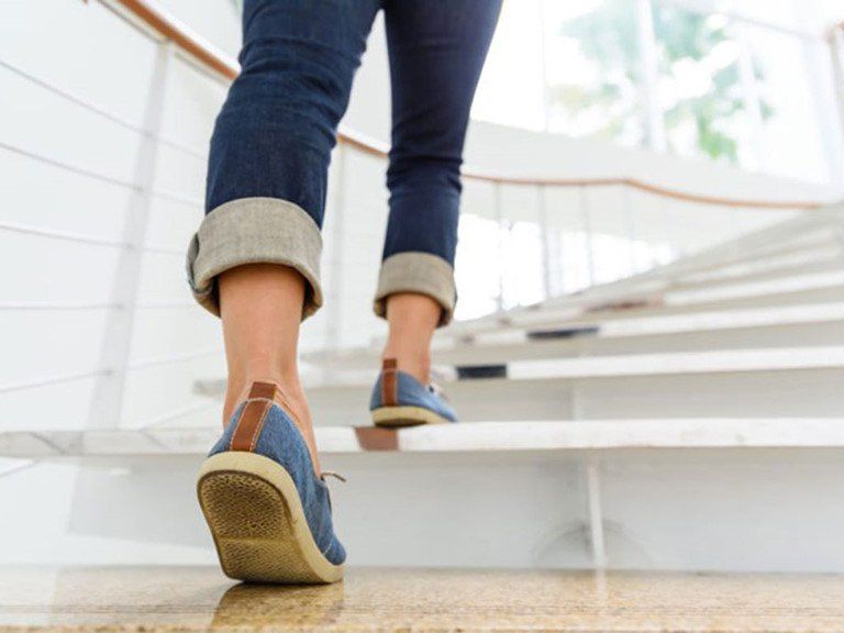 Làm thế nào để tỉnh táo sau một đêm thức trắng?