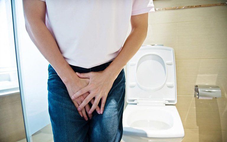 Vì sao bạn rùng mình khi đi tiểu?