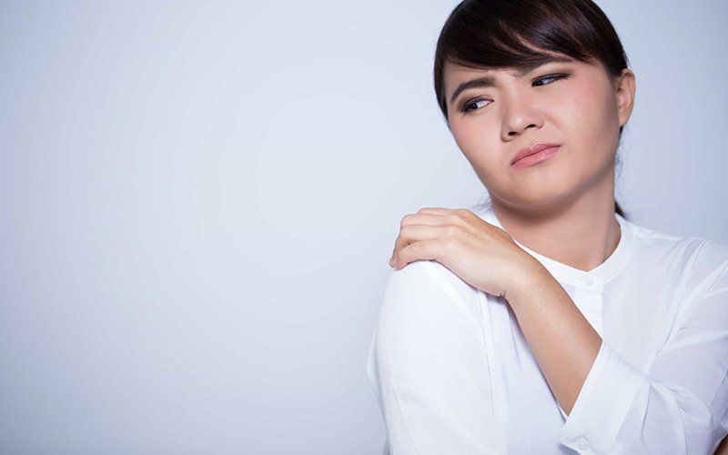 Tìm hiểu hội chứng bắt chẹn khớp vai mạn tính