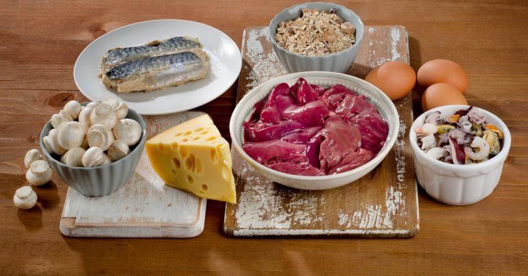 Trên 50 tuổi: Bạn có cần uống Vitamin không?