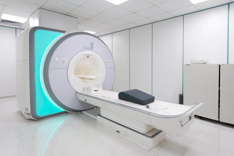 Lưu ý khi chụp cộng hưởng từ (MRI) não và tủy sống