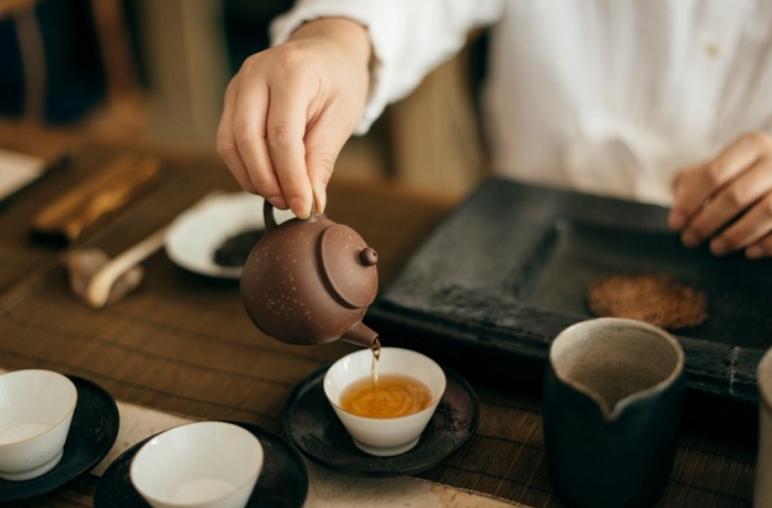 Làm thế nào để thưởng trà như một chuyên gia?
