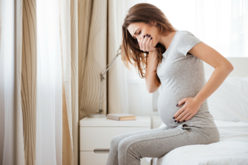 Buồn nôn nhưng không nôn được: Đặc điểm cơn ốm nghén khi mang thai