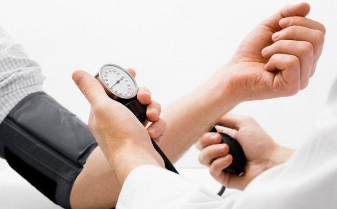 Uống nhiều nước khoáng có tốt không?