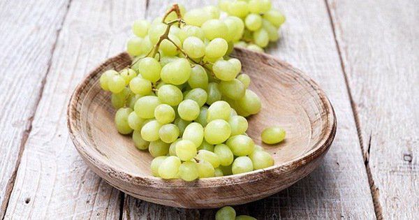 12 lợi ích sức khỏe của việc ăn nho hàng ngày