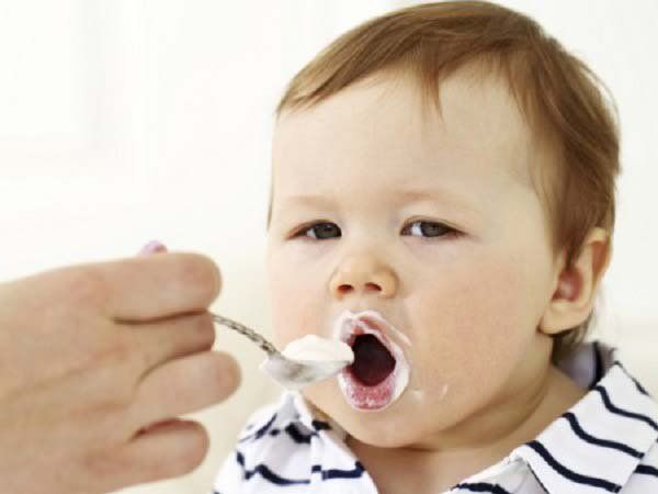 Có nên dùng sữa chua cho bé 6 tháng?