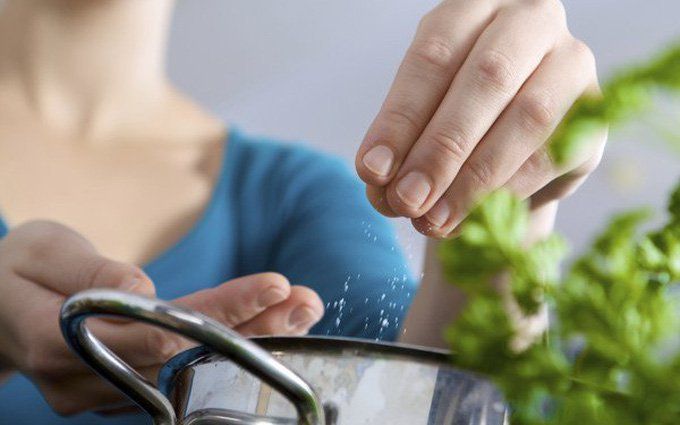 Ăn thừa muối và nguy cơ mắc tăng huyết áp