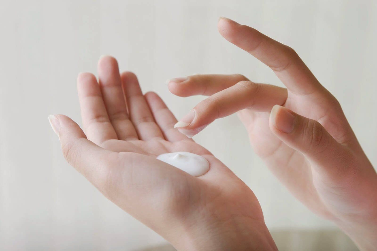 Thuốc Caladryl: Công dụng, chỉ định và lưu ý khi dùng
