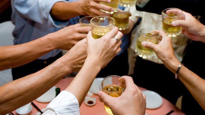 ​Rượu bia là nguyên nhân trực tiếp gây ra nhiều loại bệnh không lây nhiễm
