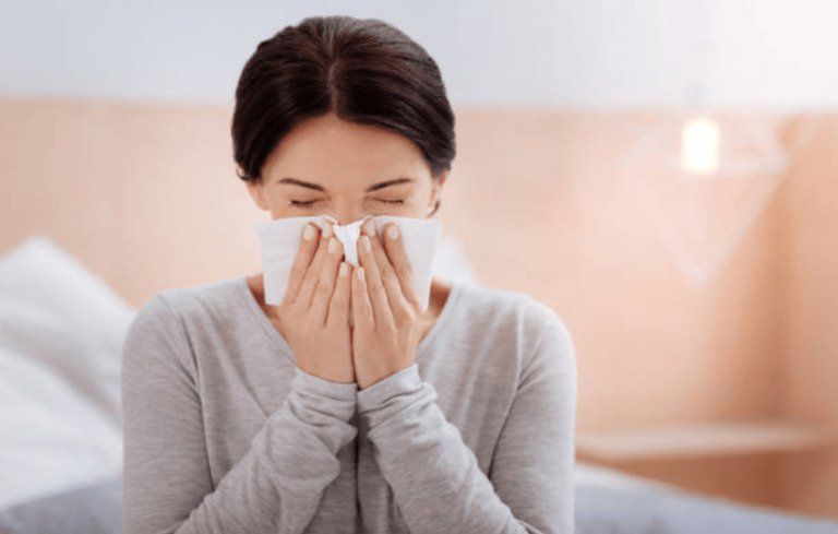 Dị ứng rượu vang là gì? Biểu hiện và cách phòng tránh