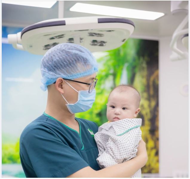 Khi nào trẻ nên cắt thắng lưỡi?