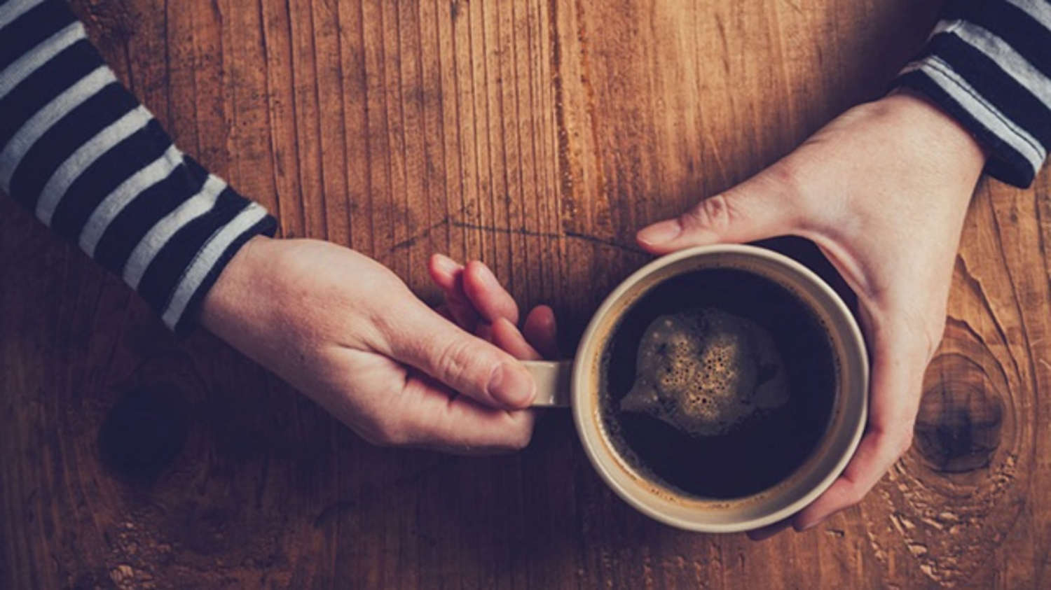 Nên uống bao nhiêu cà phê và caffeine mỗi ngày?