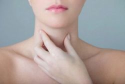 Cảm giác vướng cổ họng - Bệnh viện Hoàn Mỹ Sài Gòn