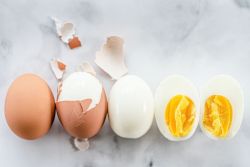 Lượng calo và giá trị dinh dưỡng trong trứng gà