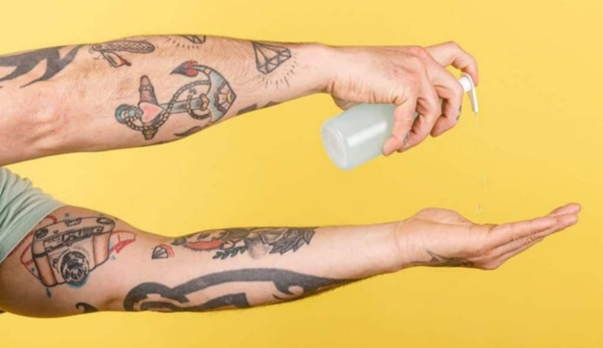 Những lý do nên thoa dầu dừa sau khi xăm hình