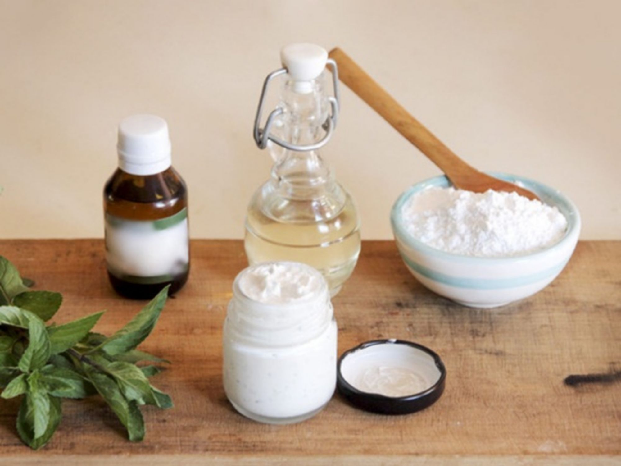 Cách trị gàu bằng dầu dừa