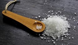 Phòng ngừa tăng kali máu khi bị suy thận mạn?