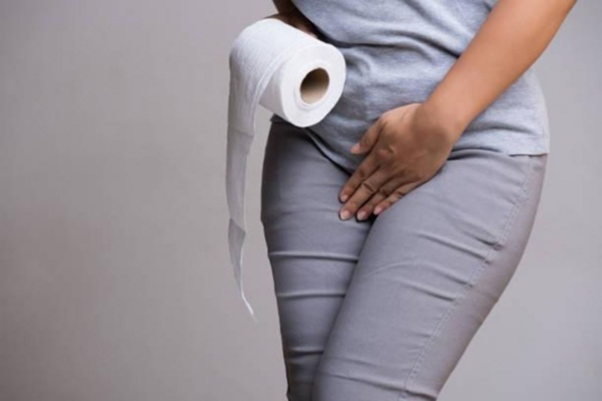 Rò rỉ nước tiểu khi ho: Nguyên nhân và cách điều trị