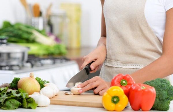 Chế độ ăn uống cho người bị viêm bàng quang kẽ