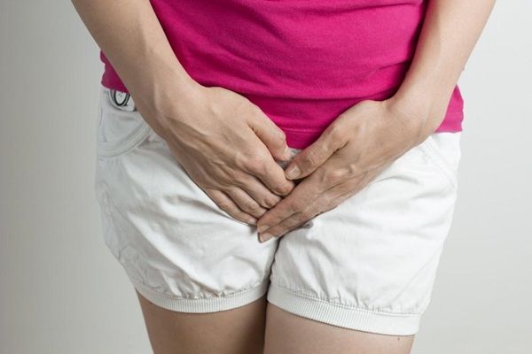 Đau âm đạo sau mãn kinh là do đâu?