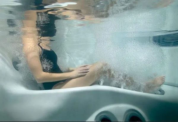 Lợi ích của ngâm mình trong nước nóng đối với bệnh viêm khớp dạng thấp