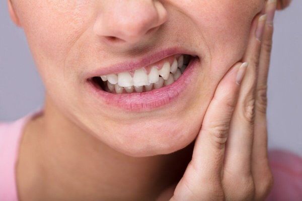 Mãn kinh ảnh hưởng như thế nào đến sức khỏe răng miệng?