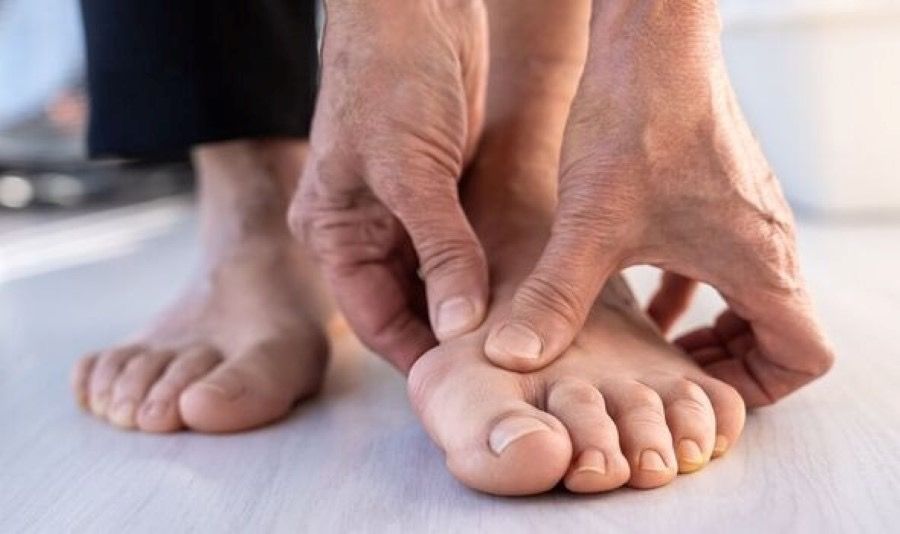 Đau chân có phải dấu hiệu cảnh báo vấn đề tim mạch nghiêm trọng không?