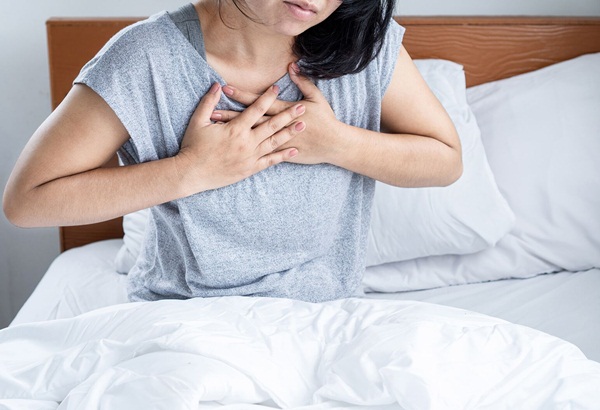 Trào ngược dạ dày thực quản có gây đánh trống ngực không?