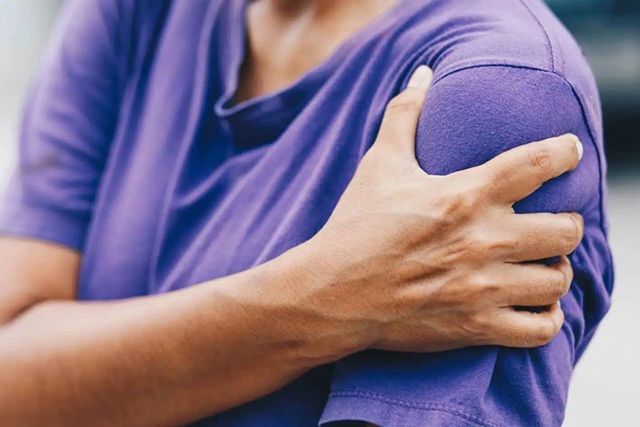 Viêm quanh khớp vai thể đông cứng