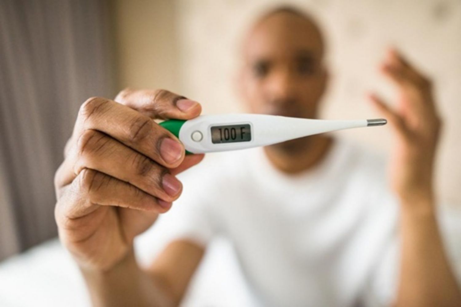 Những Điều Cần Biết Về Triệu Chứng Sốt Khi Nhiễm HIV