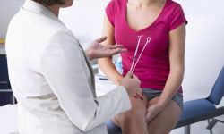 Sinh thiết chóp cổ tử cung bằng dao mổ